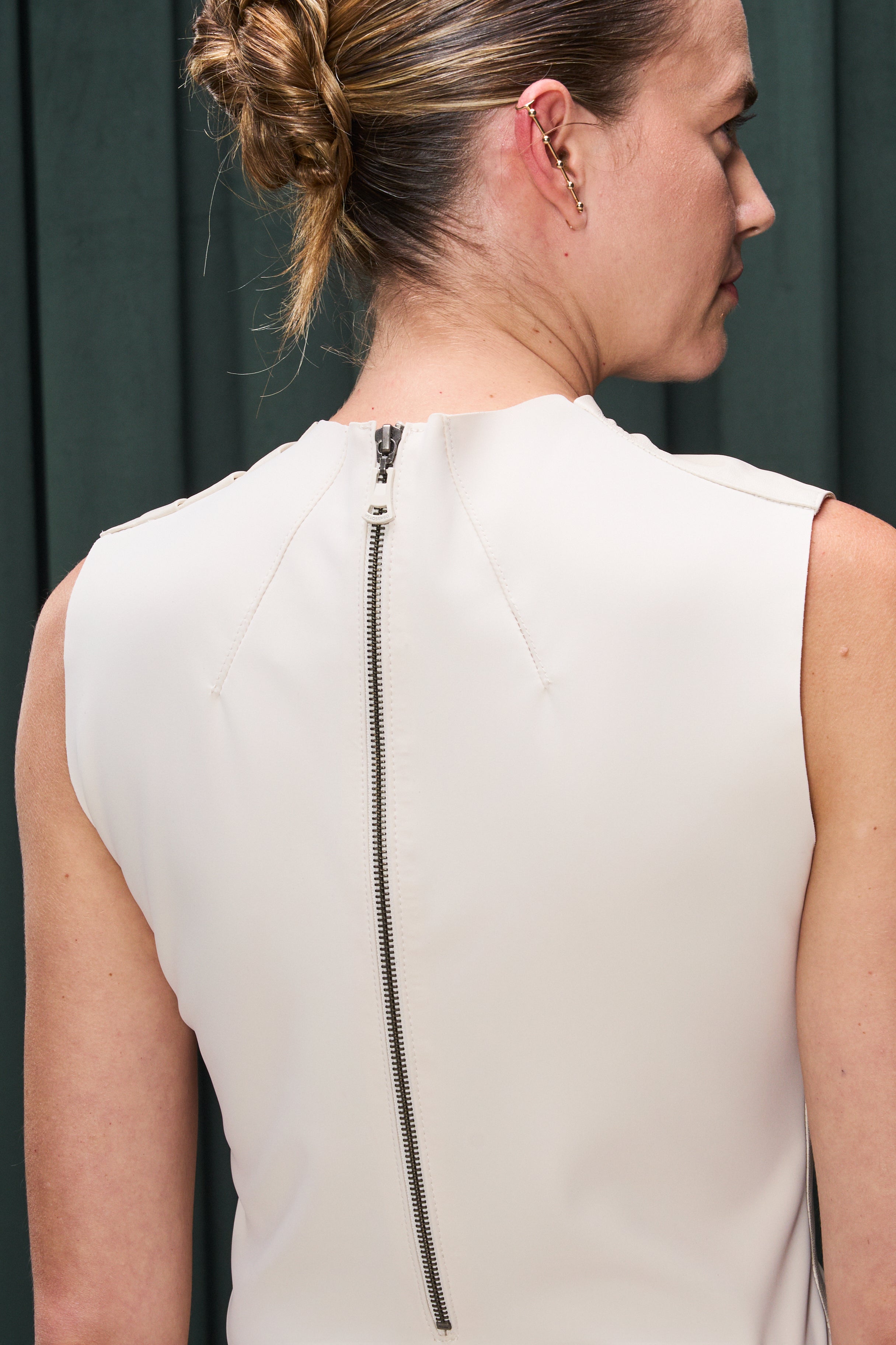 OFF WHITE