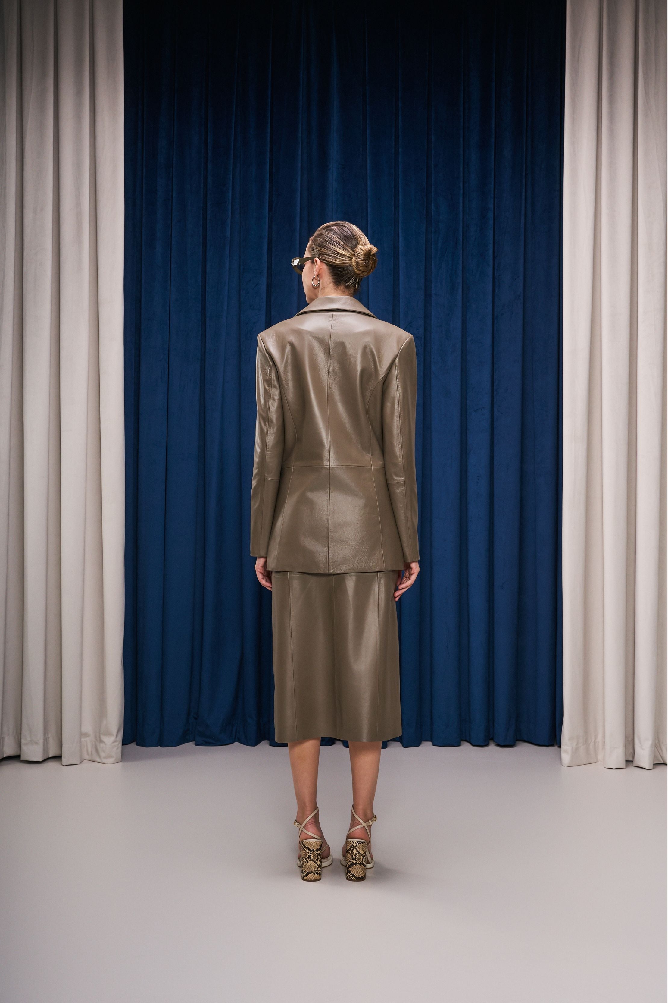 TAUPE